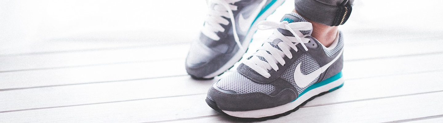 スニーカーの画像